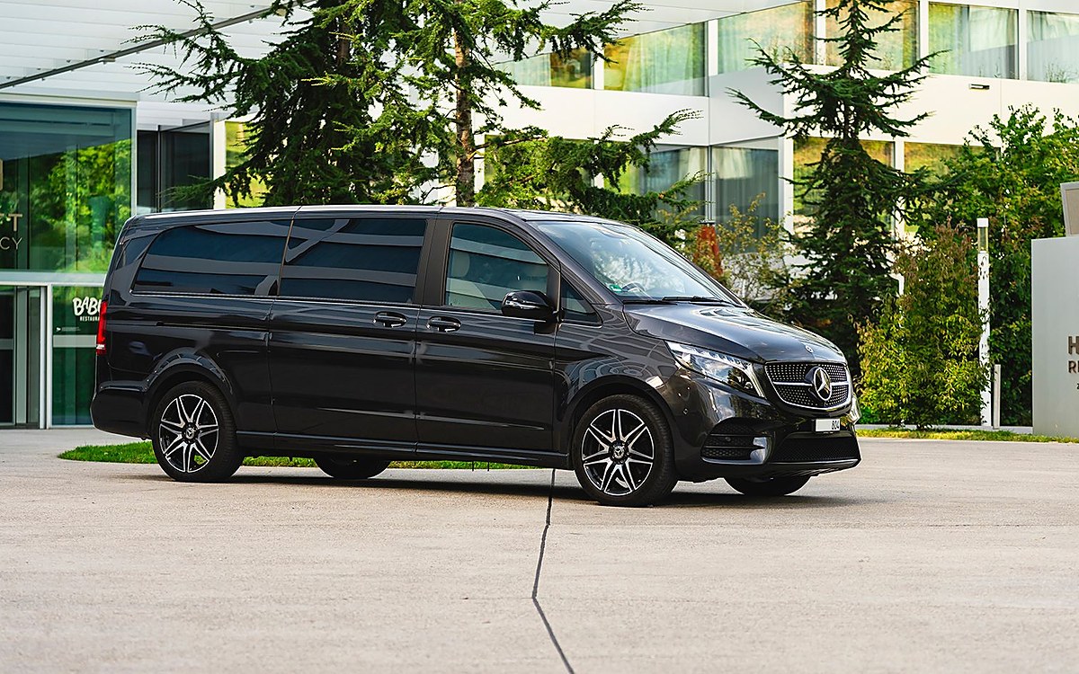 Mercedes V-Class at the Hyatt Regency Zurich Airport